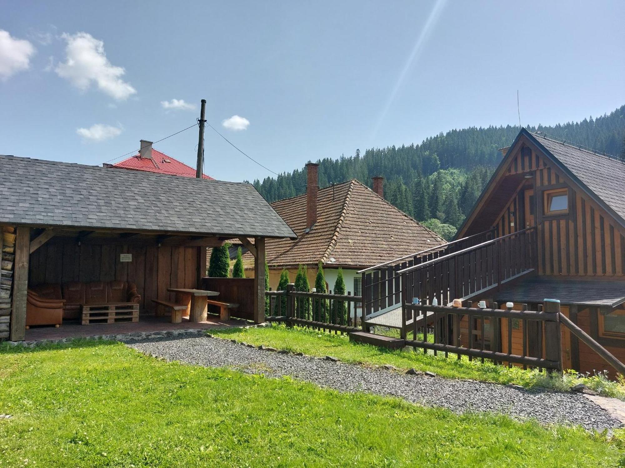 Chatka Pod Jaskynou Maluzina Exteriör bild